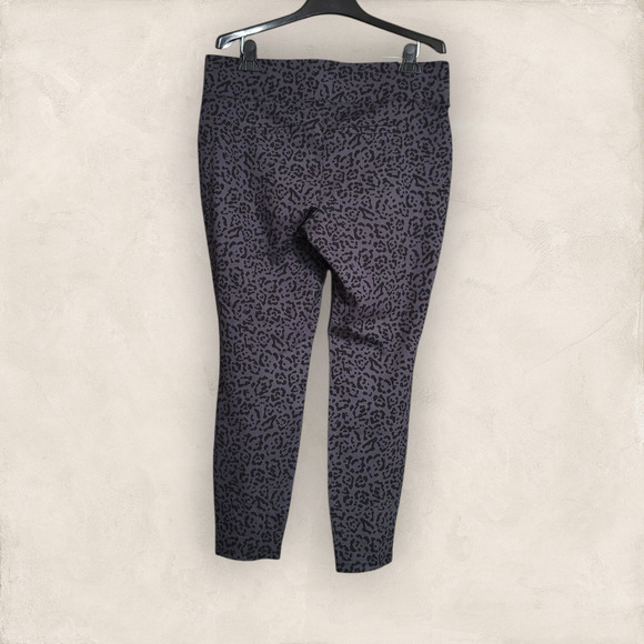 Torrid Pixie Animal Print Grey Black Leggings Size 1T - Picture 2 of 8